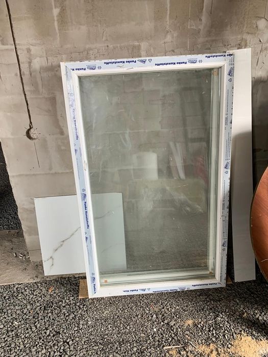 Балконные двери с окном