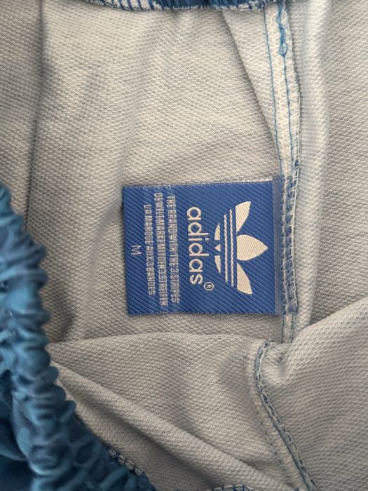 Pantaloni scurti