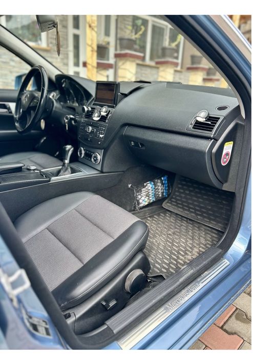 Mercedes-Benz C Vând Mercedes C200 Combi 2.2 CDI