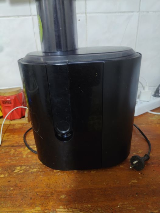 Соковыжималка продам