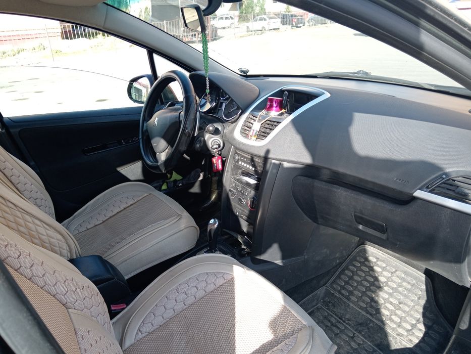 Продам пежо 207.