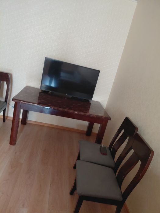 Продам стол со стулями