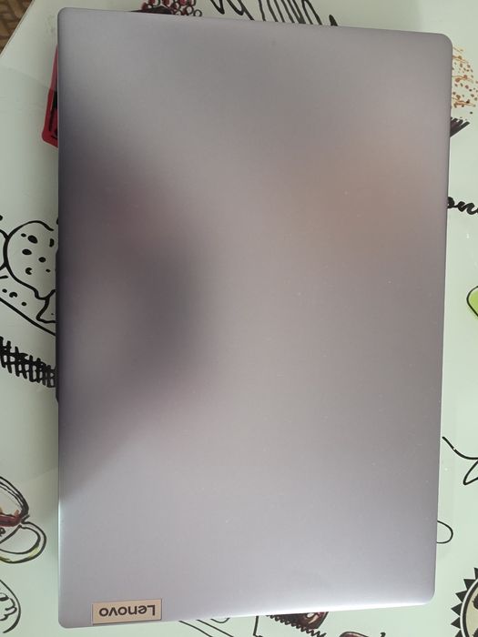 Laptop Lenovo ca nou folosit de câteva ori vine cu garanție si  factura