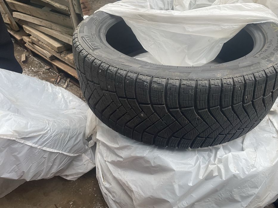 Продам резину лепучка 245/45/19