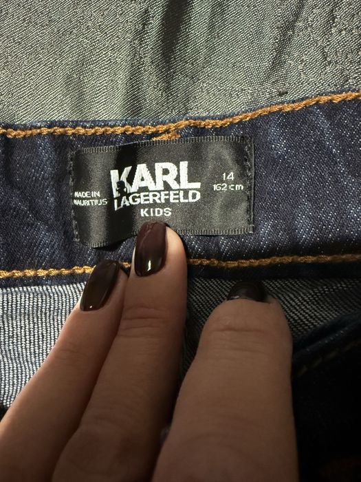 Чисто нови дънки Карл