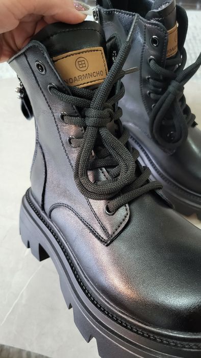 Продам осенние ботинки
