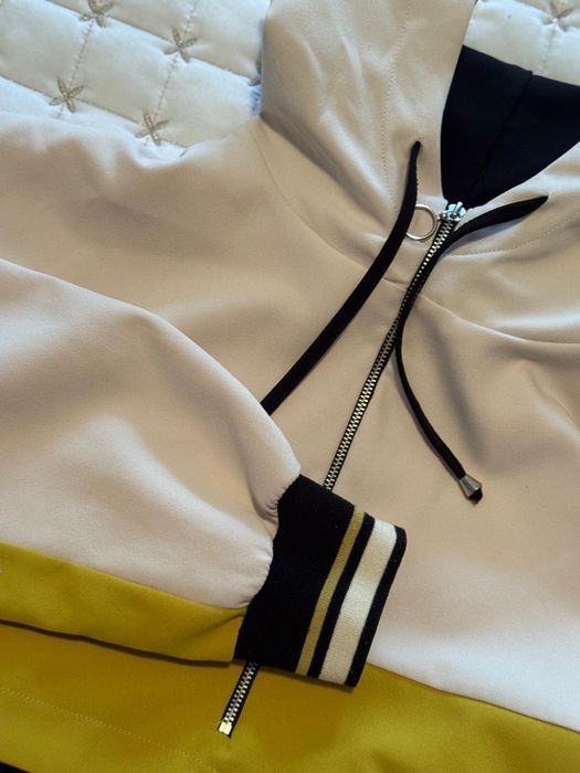 Суичър с качулка