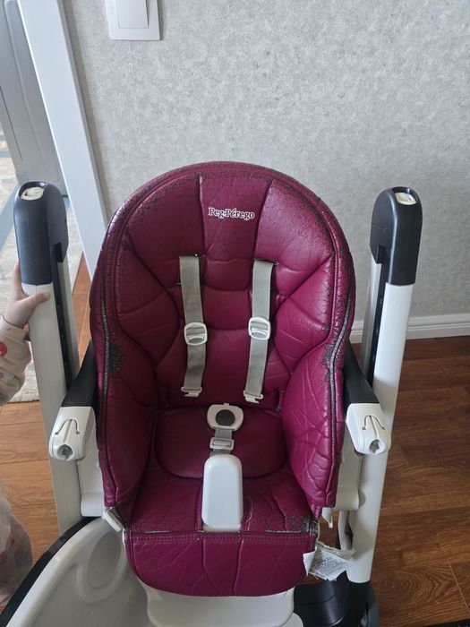 Продам стульчик для кормления .