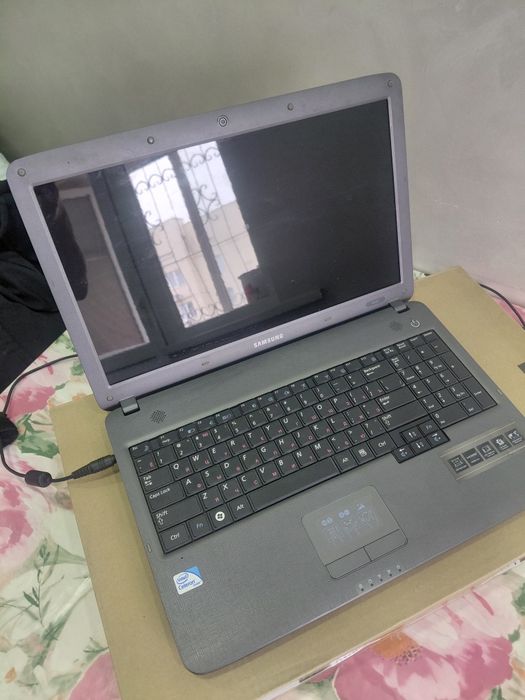 Ноутбук самсунг сатылады