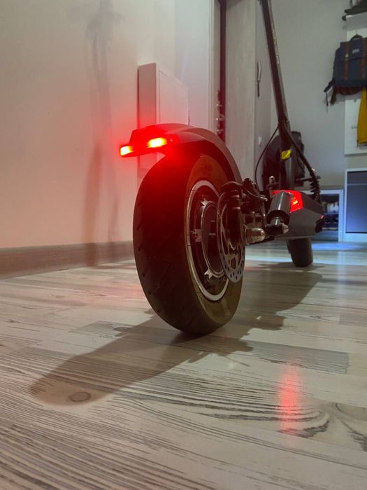 Самокат Joyor Y7-S черный