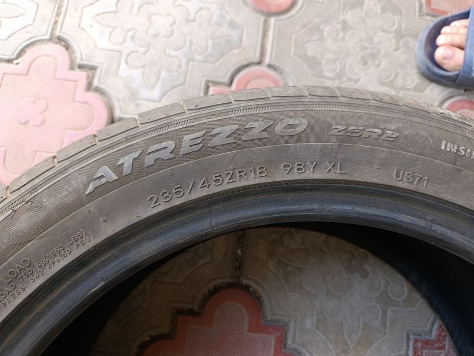 Продам летние шины 235/45/18