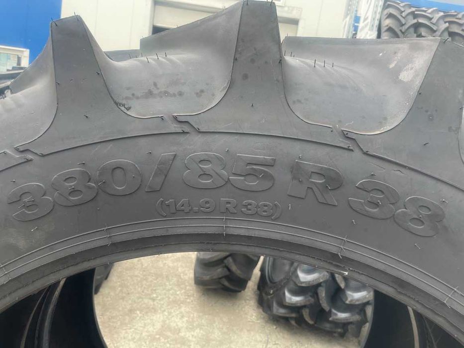 Cauciucuri 380/85R38 noi radiale pentru tractor spate marca OZKA
