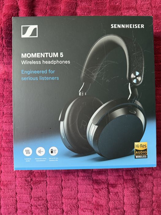 Momentum 5 Wireless headphones