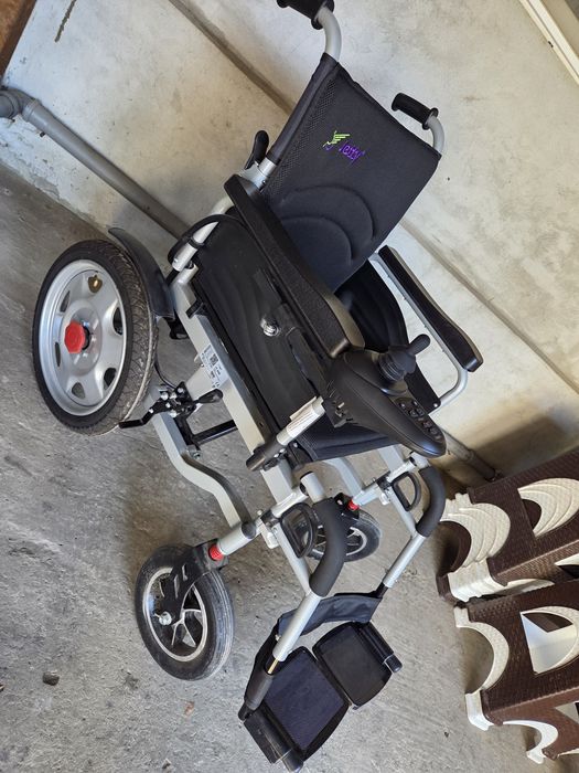 Se vinde cărucior electric pliabil