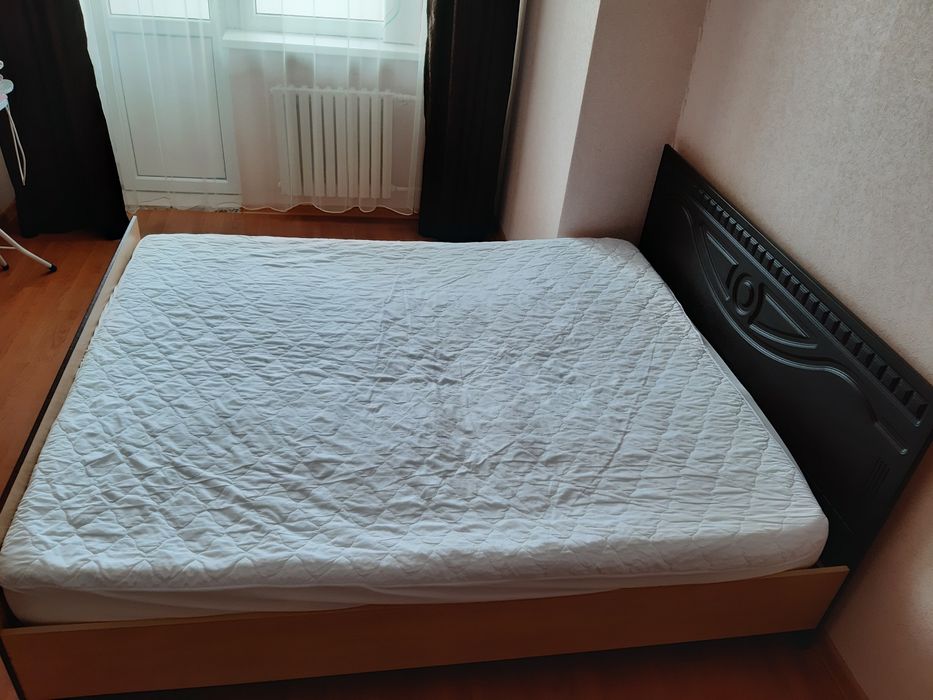 Срочно продам двухспальную кровать