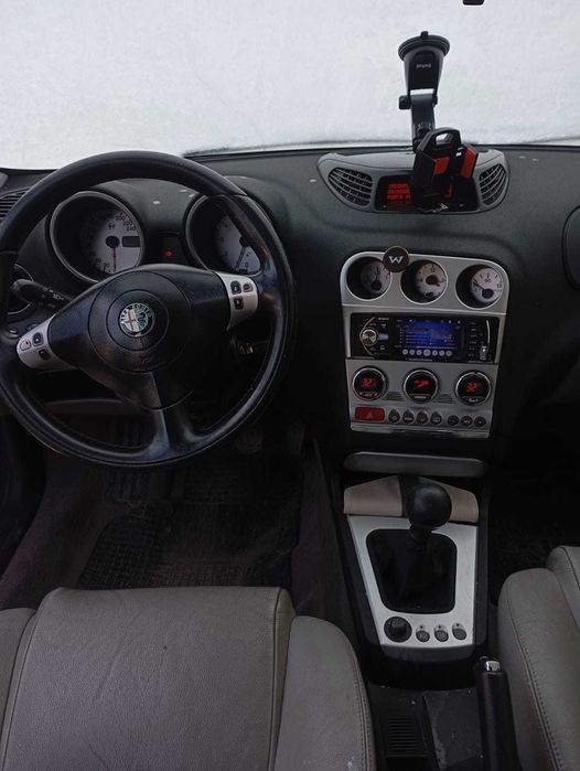 Vând Alfa Romeo 156