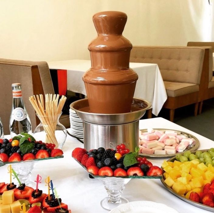 Фуршетный стол, шоколадный фонтан