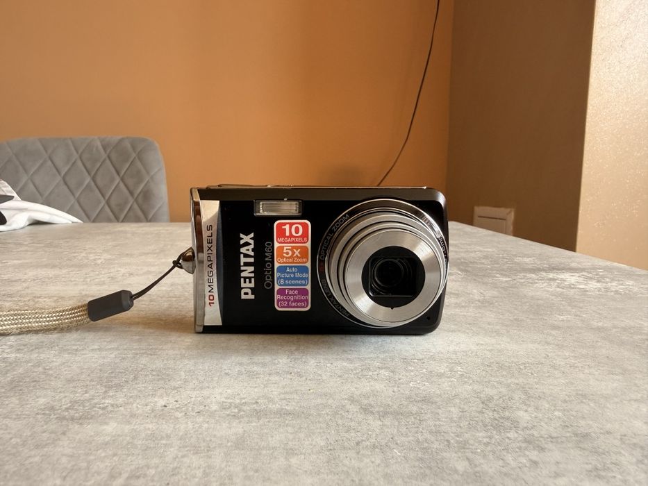 Ретро фотоапарат Pentax Optio M60 (Y2K) | ПЪЛЕН КОМПЛЕКТ С КУТИЯ (Нов)