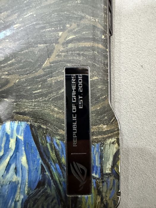 Продам ноутбук ASUS ROG ZEPHYRUS