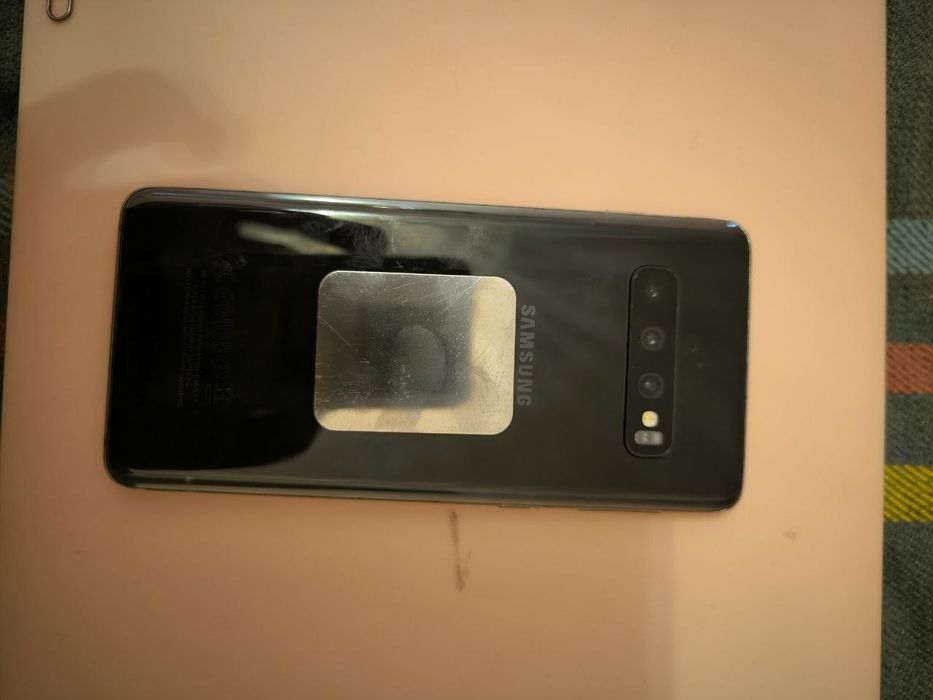 Продам S10  смартфон