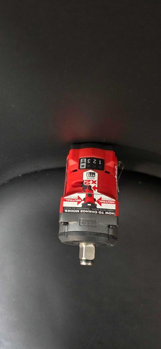 Cheie compactă de impact Milwaukee M12 FCIWF12G3 Stubby