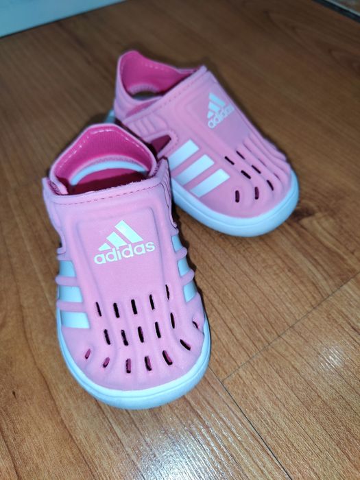 Детски сандали Адидас номер 20