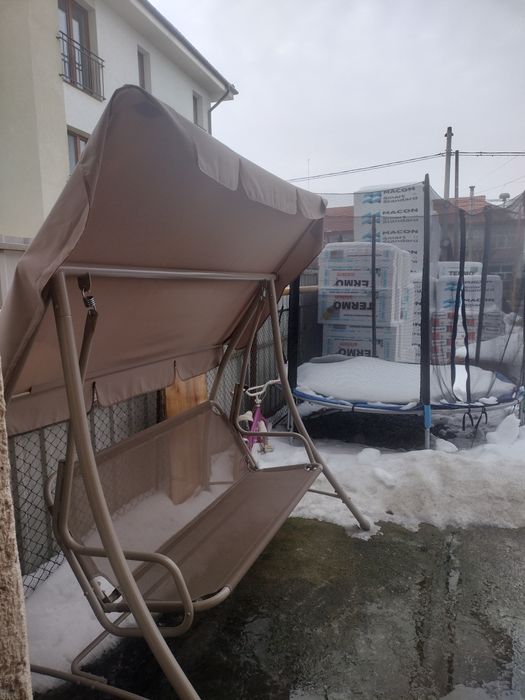De vânzare Leagăn și trambulina.