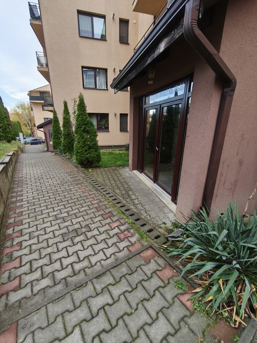 Spatiu comercial de închiriat