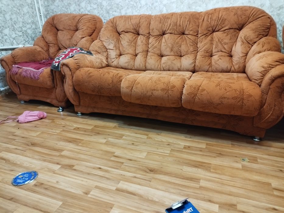 Продается мягкий уголок 3+2+1