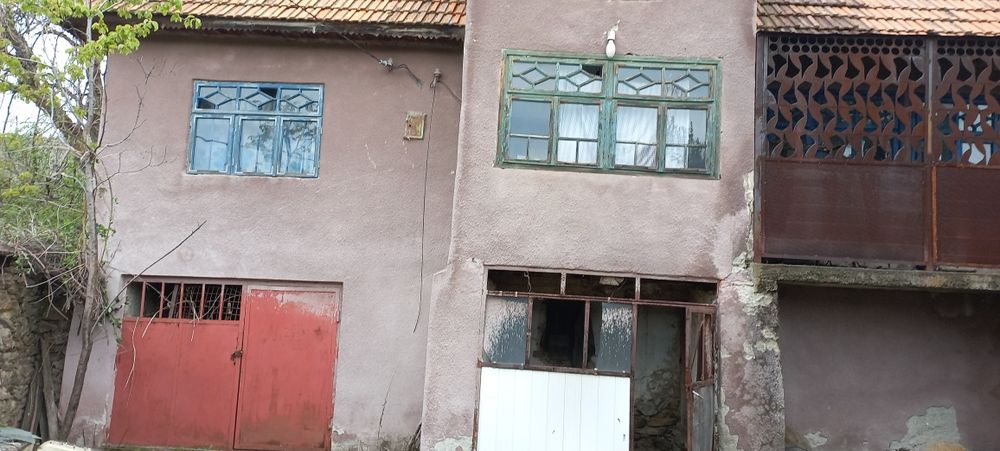 Vând casa an com.Podeni  Mehedinti