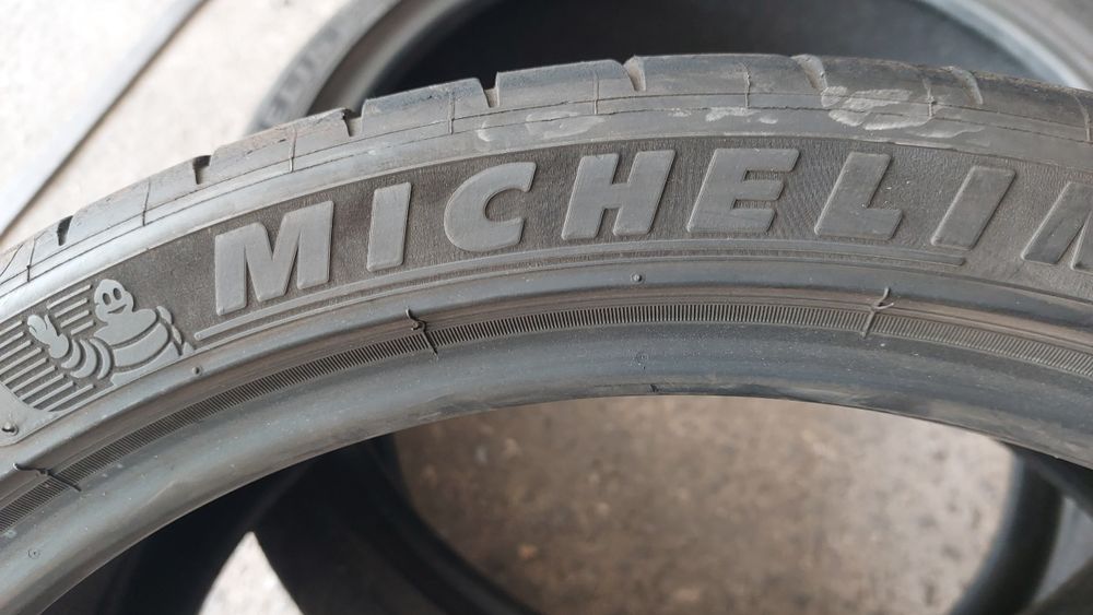 Летни гуми 235 35 20 Michelin 2 броя