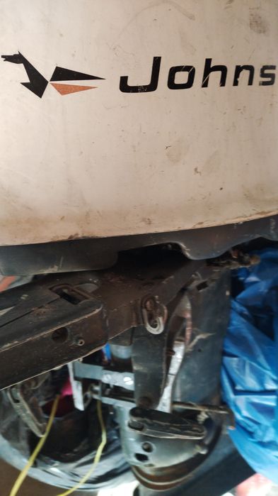 Vând  generator, și schimb motor barca