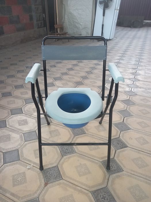 Складной туалетный стул