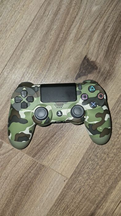 PlayStation 4 Slim + Controller + 10 Jocuri + Cabluri
