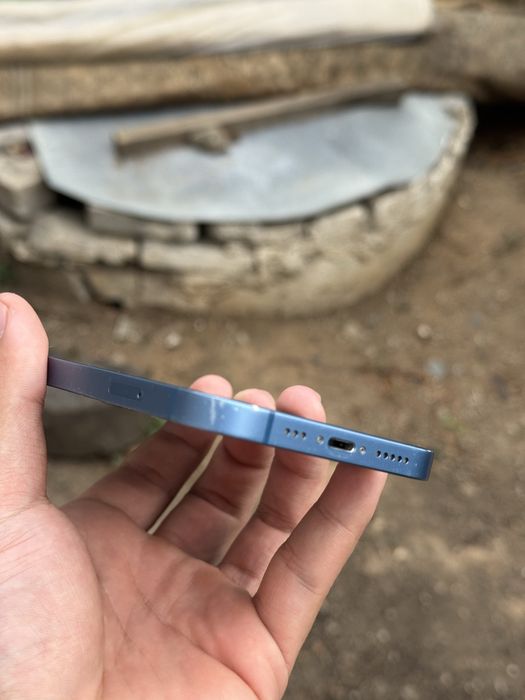 Продам Айфон 13 , на 256 гб