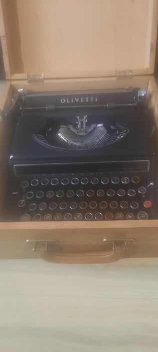 Пишеща машина Olivetti