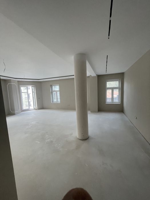 Машинна шпакловка и боя. Комплексни строителни ремонти-Варна