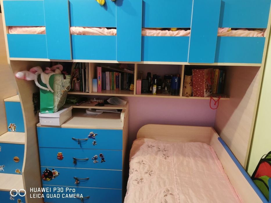 Продам детский спальный гарнитур, стол +полка в подарок