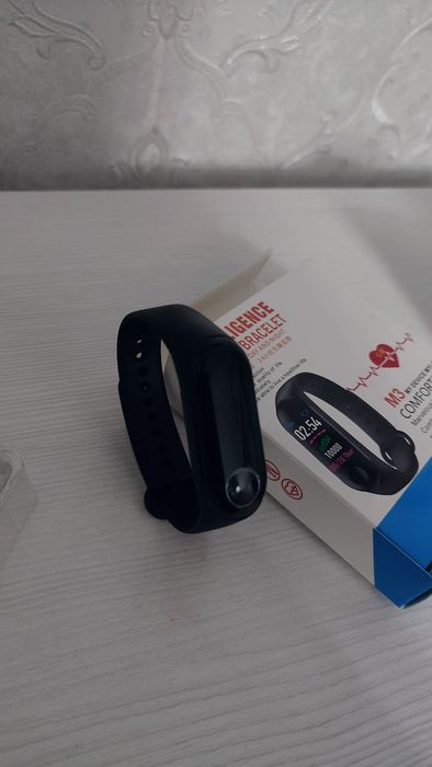 Фитнес-браслет смарт часы для спорта.