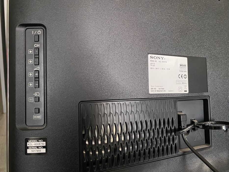 Телевизор Sony KDL-40HX750 цял за части