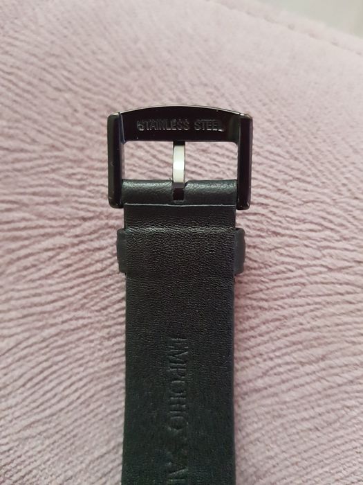 Мъжки часовник Emporio Armani.Каишка естествена кожа.Хронографен.Арман