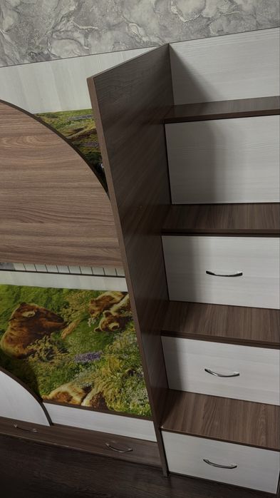 Двухъярусная кровать