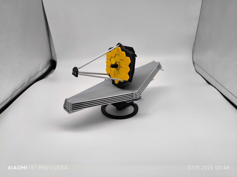 Сборная модель космический телескоп James Webb