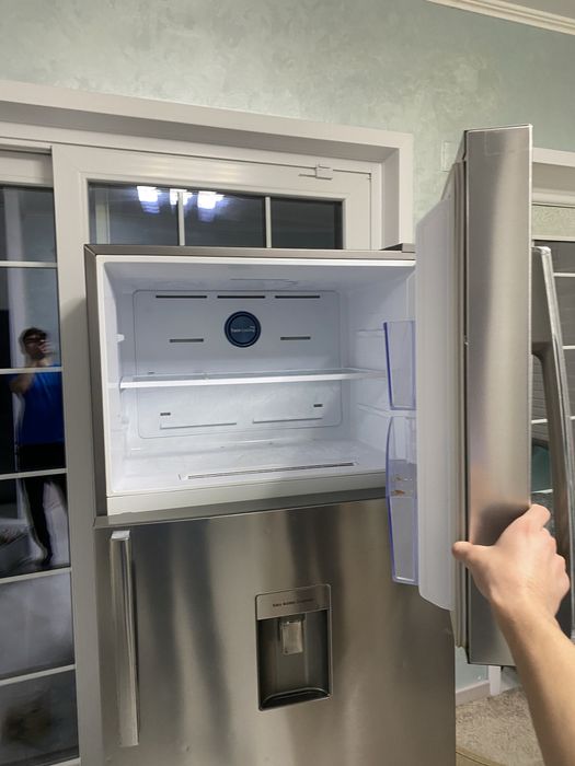 продам холодильник Samsung RT62K7110SL