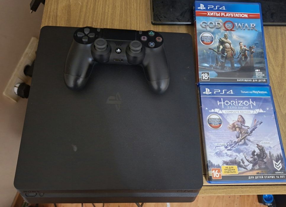 Продаю playstation 4 slim