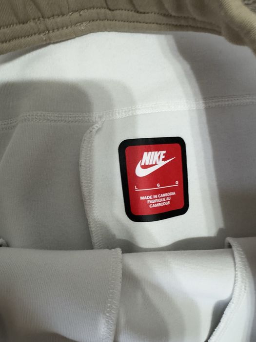 Pantaloni nike tech fleece alb/bej