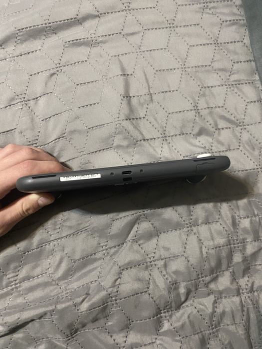 Vând nintendo swich lite