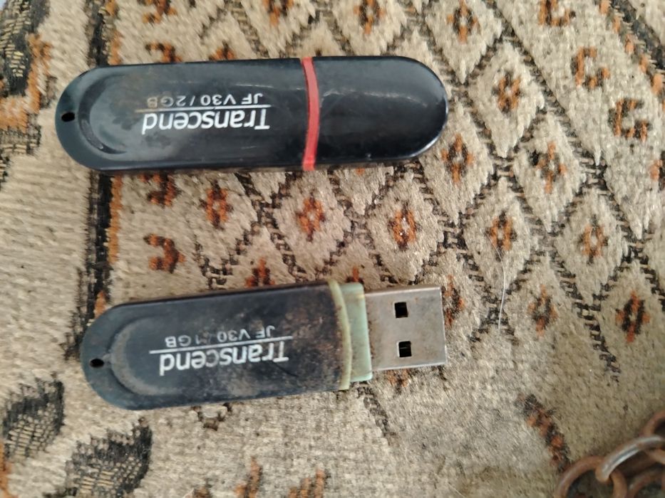 Продам телефоны, часы, ключи,и тд