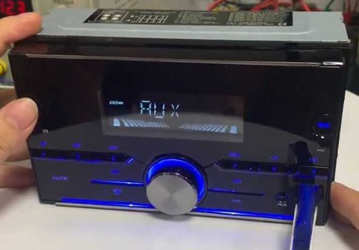 Магнитала UTC-3202 блутуз, радио, USB флешка, AUX