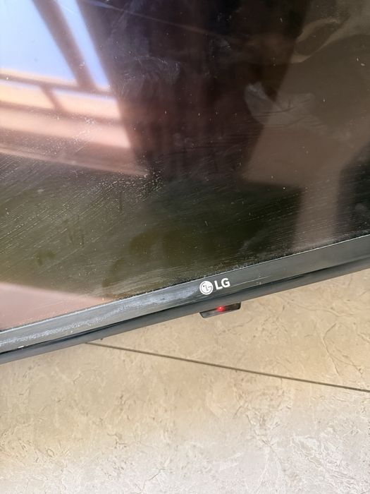 Телевизор, экран разбит